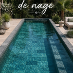 Aménagement élégant d'un couloir avec rangement et décoration