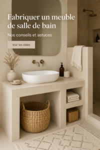 Un meuble de salle de bain en bois peint avec des rangements pratiques