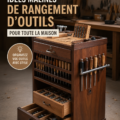 Espace de rangement d'outils bien organisé dans un garage.