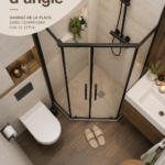 Un exemple de micro salle de bain avec douche angulaire moderne et élégante.