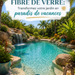 Une belle piscine en fibre de verre intégrée dans un jardin verdoyant