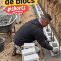 Salle de bain avec un mur en blocs, apportant style et modernité