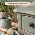 Salle de bain rénovée avec de la peinture à la craie dans des teintes douces.