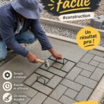 Salle de bain moderne avec un sol design en carreaux décoratifs.