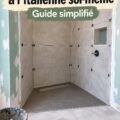 Douche à l'italienne moderne dans une salle de bain rénovée.